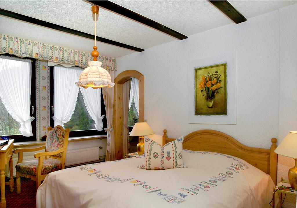 Wellness Und Romantik Hotel Helmboldt 바트사흐사 객실 사진