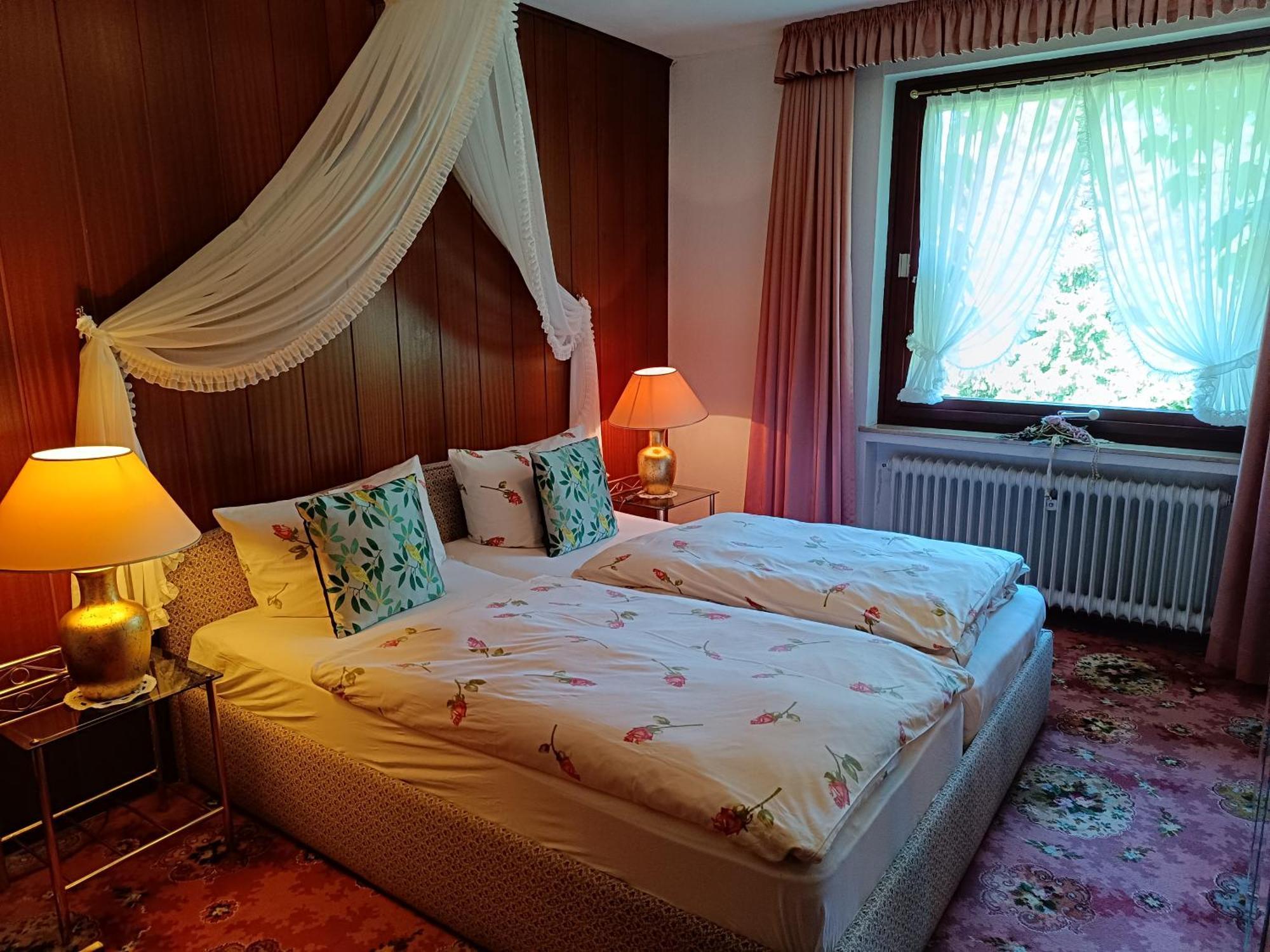 Wellness Und Romantik Hotel Helmboldt 바트사흐사 외부 사진
